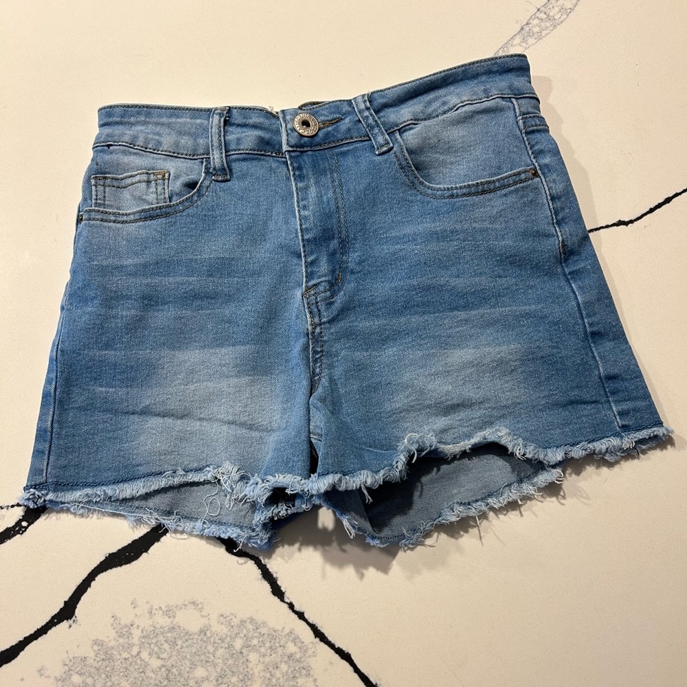 California Vintage cut off jeans